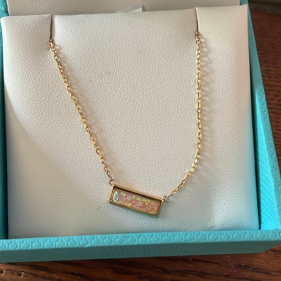 Brand new necklace - Picture 2 of 3